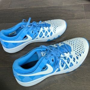 Never been worn UNC Nike sneakers size 10.5